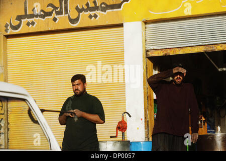 Feb 20, 2006; Fallujah, IRAQ; Street scenes of the Iraqi city of Al-Falujah, pictured throughout January and February, 2006. The broken city fights to survive as insurgents and soldiers fight to destroy. Mandatory Credit: Photo by Toby Morris/ZUMA Press. (©) Copyright 2006 by Toby Morris Stock Photo