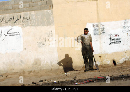 Feb 20, 2006; Fallujah, IRAQ; Street scenes of the Iraqi city of Al-Falujah, pictured throughout January and February, 2006. The broken city fights to survive as insurgents and soldiers fight to destroy. Mandatory Credit: Photo by Toby Morris/ZUMA Press. (©) Copyright 2006 by Toby Morris Stock Photo