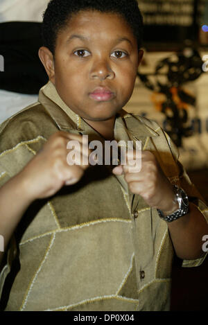 Apr 06, 2006; Las Vegas, NV, USA; Caesars Palace Hotel & Casino actor EMANUEL LEWIS who protrayed Webster a Tv Sitcom in 1983 poses for the photographers at the Floys Mayweather Zab Judah press conference. Lewis is only 40 inches tall and in his mid twentys is also an attorney. Mandatory Credit: Photo by Mary Ann Owen/ZUMA Press. (©) Copyright 2006 by Mary Ann Owen Stock Photo