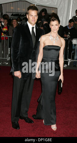 May 01, 2006; New York, NY, USA; TOM BRADY and BRIDGET MOYNAHAN at the arrivals for the Costume Institute Gala 'AngloMania:Tradition and Transgression in British Fashion' held at the Metropolitan Museum of Art. Mandatory Credit: Photo by Nancy Kaszerman/ZUMA Press. (ï¿½) Copyright 2006 by Nancy Kaszerman Stock Photo