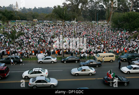May 01, 2006; San Diego, CA, USA; Thousands of immigration supporters gathered in Balboa Park ending  the Day of Action in San Diego.  It was estimated that about 10 thousand or more immigration supporters attended the rally and candlelight vigil.  Mandatory Credit: Photo by Nancee E. Lewis/SDU-T/ZUMA Press. (©) Copyright 2006 by SDU-T Stock Photo