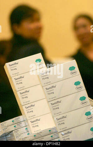 May 01, 2006; Jakarta, INDONESIA; ASEAN and Japan yesterday launched the first regional fund to stockpile bird flu drugs and equipment in case of a deadly flu pandemic. Japan gave 500,000 doses of Tamiflu, 700,000 sets of protective clothing and other aid totalling $1 million to the Japan-ASEAN Integration Fund, created to help workers in the first line of defense against bird flu. Stock Photo