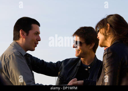 May 09, 2006; Aberdeen, WA, USA; Contest winner KEVIN McCOY with actors TOM CRUISE and KATIE HOLMES at the South Shore Mall in Aberdeen. Fans staked out the mall to get an up-close view and maybe an autograph from the Hollywood star. Cruise arrived this evening to attend a premiere of 'Mission Impossible Three' with online contest winner Kevin McCoy. He has invited 150 friends to m Stock Photo