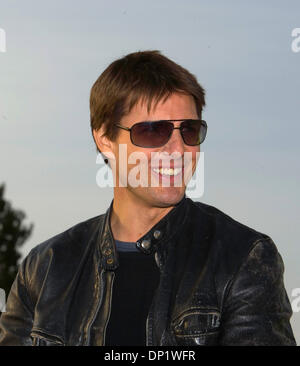 May 09, 2006;  Aberdeen, WA, USA; Actor TOM CRUISE at the South Shore Mall in Aberdeen. Fans staked out the mall to get an up-close view and maybe an autograph from the Hollywood star. Cruise arrived this evening to attend a premiere of 'Mission Impossible Three' with online contest winner Kevin McCoy. He has invited 150 friends to meet Cruise and watch a private screening. Barrica Stock Photo