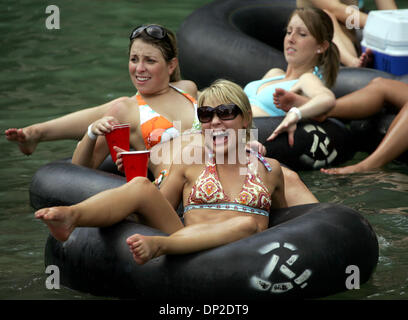 May 29, 2006; Gruene, TX, USA; Thousands took to the Guadalupe River in Gruene, Texas for Memorial Day Monday May 29, 2006.  Mandatory Credit: Photo by Kevin Geil/San Antonio Express-News/ZUMA Press. (©) Copyright 2006 by San Antonio Express-News Stock Photo