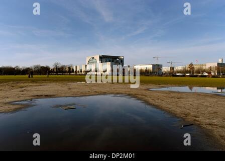 Berlin, Germany. 7th January 2014. Winter is not really in Berlin. Today, on the 07th January 2014, the highest temparature was 12 degrees at noon and it was a bright and sunny day in the German capital. Credit:  Marcus Krauss/Alamy Live News Stock Photo