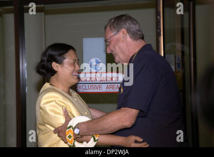 Jun 11, 2006; Bangkok, THAILAND; HRH Prince Henrik is greated by the king's daughter, 51-year-old Her Royal Highness Princess Sirindorn as he arrives at Bangkok Military Airport to join the King of Thailand's 60th Anniversary celebrations. Royal guests from 25 nations are expected to arrive in Bangkok for His Majesty King Bumibol Adulyadej's 60th Anniversary on the Throne celebrati Stock Photo