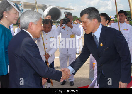 Jun 11, 2006; Bangkok, THAILAND; His Majesty Emperor Akihito & Her Majesety Empress Michiko of Japan arrive at Bangkok Military Airport to join the King of Thailand's 60th Anniversary celebrations. Royal guests from 25 nations are expected to arrive in Bangkok for His Majesty King Bumibol Adulyadej's 60th Anniversary on the Throne celebrations. On Monday the 12th the royal guests w Stock Photo