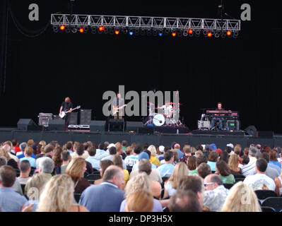 Jul 07, 2006; Portsmouth, VA, USA; American rockers big head todd and the MONSTERS bring their style of rock to the Netelos Pav in Portsmouth, Virginia. Mandatory Credit: Photo by Jeff Moore/ZUMA Press. (©) Copyright 2006 by Jeff Moore Stock Photo