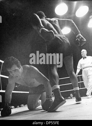 May 11, 2006 - FLOYD PATTERSON 1964.  -  PHOTOS(Credit Image: © Globe Photos/ZUMAPRESS.com) Stock Photo