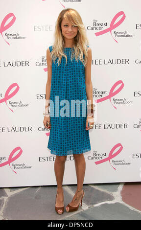 Sep 20, 2006; Beverly Hills, California, USA; Actress NICOLE RICHIE at a Garden Luncheon in Honor of Gwyneth Paltrow hosted by Aerin Lauder held at Greystone Estate. Mandatory Credit: Photo by Lisa O'Connor/ZUMA Press. (©) Copyright 2006 by Lisa O'Connor Stock Photo