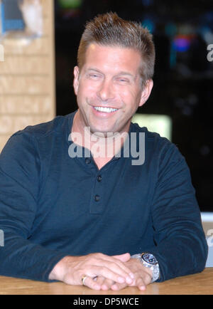Sep 25, 2006; Los Angeles, CA, USA; Actor STEPHEN BALDWIN signs copies of his new book, 'Unusual Suspects: My Calling to the Hardcore of Faith.' Known for his outspoken views, Baldwin is now using his celebrity status to champion his beliefs. Mandatory Credit: Photo by Rob DeLorenzo/ZUMA Press. (©) Copyright 2006 by Rob DeLorenzo Stock Photo