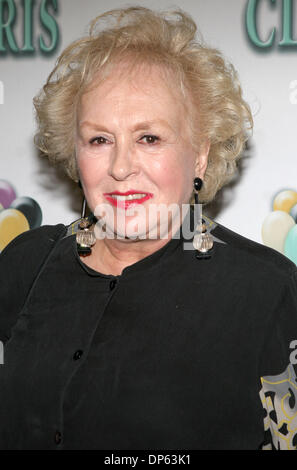 Oct 05, 2006; Beverly Hills, CA, USA; Actress DORIS ROBERTS arrives at the Cloris Leachman 60 years in show business celebration. Mandatory Credit: Photo by Marianna Day Massey/ZUMA Press. (©) Copyright 2006 by Marianna Day Massey Stock Photo