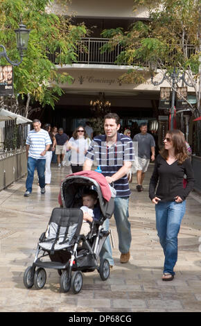 Oct 09, 2006; Los Angeles, CA, USA; Mothers stroll their baby at the Grove in Los Angeles, California. The population of the United States will hit the 300-million mark sometime in October, a milestone set to generate little celebration amid raging debate on immigration and concerns over the potential environmental impact. Mandatory Credit: Photo by Armando Arorizo/ZUMA Press. (©)  Stock Photo