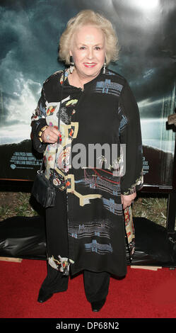 Oct 09, 2006; Los Angeles, CA, USA; Actress DORIS  ROBERTS at the 'Flags Of Our Fathers' Los Angeles Premiere held at the Academy Of Motion Picture Arts and Sciences. Mandatory Credit: Photo by Paul Fenton/ZUMA KPA.. (©) Copyright 2006 by Paul Fenton Stock Photo