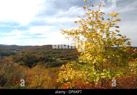 Oct 19, 2006; Boone, NC, USA; The fall colors show near the Tennessee and North Carolina border near Boone, during the fall color change in the western part of North Carolina. Mandatory Credit: Photo by Sean Meyers/ZUMA Press. (©) Copyright 2006 by Sean Meyers Stock Photo