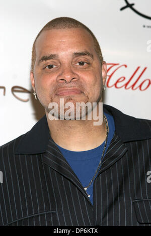 Oct 19, 2006; Hollywood, CA, USA; Comedian SINBAD arrives at the Hello Kitty 2007 Spring Collection fashion show during Los Angeles Fashion Week. Mandatory Credit: Photo by Marianna Day Massey/ZUMA Press. (©) Copyright 2006 by Marianna Day Massey Stock Photo