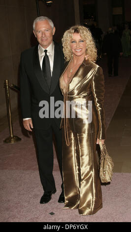 Oct 28, 2006; Los Angeles, CA, USA;   Actress SUZANNE SOMERS and husband ALAN HAMEL  at the The 17th Carousel Of Hope Ball  to benefit The Barbara Davis Center for Childhood Diabetes, held at the Beverly Hilton Hotel. Mandatory Credit: Photo by Paul Fenton/ZUMA KPA.. (©) Copyright 2006 by Paul Fenton Stock Photo