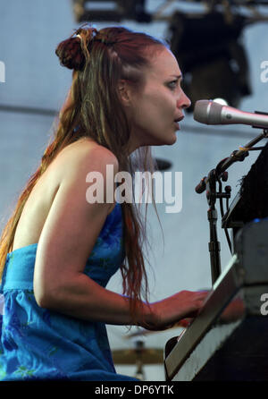 Oct 29, 2006; Las Vegas, NV, USA; Musician FIONA APPLE performs live at the 2nd annual Vegoose Music Festival the two day event took place at Sam Boyd Stadium. Mandatory Credit: Photo by Jason Moore/ZUMA Press. (©) Copyright 2006 by Jason Moore Stock Photo