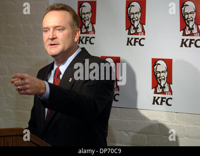 Oct 30, 2006; MANHATTAN, NEW YORK, USA; GREGG DEDRICK, President of KFC Corporation announces in a press conference that Kentucky Fried Chicken is converting all of its 5,500 restaurants in the United States to a zero grams trans fat cooking oil. The new oil, a low linolenic soybean oil, will replace the partially hydrogenated soybean oil in current use in KFC restaurants.  Mandato Stock Photo