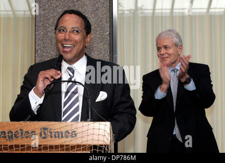 Nov 07, 2006; Los Angeles, CA, USA; The Los Angeles Times editor DEAN BAQUET speaks during a farewell party for the former editor JOHN CARROLL (R) on Aug 10, 2005. Baquet resigned today in a dispute with the newpaper's ownership about staff cuts. Baquet, who had threatened to quit when Jeffrey Johnson was forced out as publisher in September over the same issue, was forced to resig Stock Photo