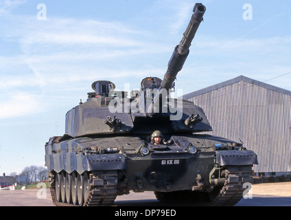 A British Challenger 2 tank in front of the Admiralty Extension, Horse  Guards Parade, London, on Thursday, 15 September 2016 Stock Photo - Alamy