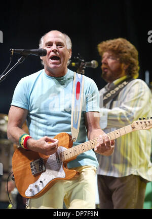 Nov 14, 2006; West Palm Beach, FL, USA; JIMMY BUFFETT opens up his set at Tues. night's concert at Sound Advice during a stop on the Party at the End of the World tour.  Mandatory Credit: Photo by Eliza Gutierrez/Palm Beach Post/ZUMA Press. (©) Copyright 2006 by Palm Beach Post Stock Photo