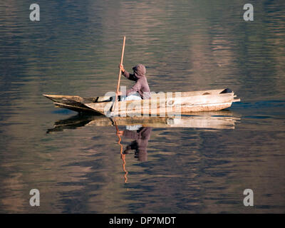 Mar 24, 2006 - Santiago Atitlan, Solola, Guatemala - Fresh water fishermen at work on Lake Atitlan in Santiago Atitlan, Guatemala (Credit Image: © David H. Wells/ZUMAPRESS.com) Stock Photo