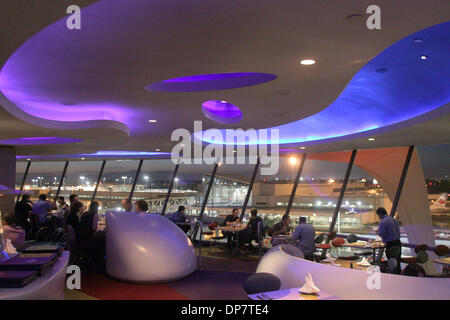 Los Angeles, California, USA. 8th Jan, 2014. The iconic, space-age Encounter restaurant at LAX has closed. PICTURED: Aug. 29, 2006 - Los Angeles, California, U.S. - At the center of Los Angeles International Airport stands the landmark Theme Building which is home to the spectacular Encounter Restaurant and Bar. With 135-foot high parabolic arches and a futuristic design, the structure is certainly unique and has become one of the most recognizable buildings in the U.S. © Marianna Day Massey/ZUMAPRESS.com/Alamy Live News Stock Photo