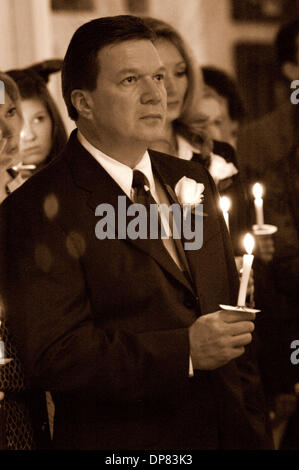 Dec 08, 2005 - Montgomery, Alabama, U.S. - A candlelight vigil was held for missing persons from Alabama, including missing teen, Natalee Holloway from Mountain Brook, Ala. who was on vacation in Aruba when she disappeared. Natalee's father, DAVE HOLLOWAY. (Credit Image: © Dana Mixer/ZUMApress.com) Stock Photo
