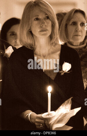 Dec 08, 2005 - Montgomery, Alabama, U.S. - A candlelight vigil was held for missing persons from Alabama, including missing teen, Natalee Holloway from Mountain Brook, Ala. who was on vacation in Aruba when she disappeared. Natalee's mother, BETH TWITTY. (Credit Image: © Dana Mixer/ZUMApress.com) Stock Photo