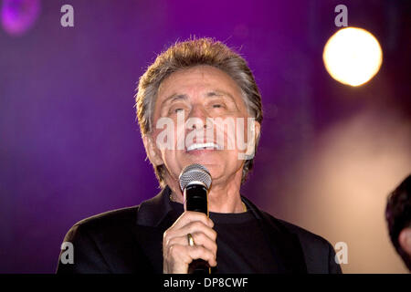 Sep 27, 2006 - Los Angeles, CA, USA - FRANKIE VALLI performs at the Feast of San Gennaro. The Prima Notte fundraising gala kicks off the four day Italian festival in Hollywood. (Credit Image: © Kayte Deioma/ZUMA Press) Stock Photo