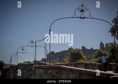 Carcassonne. France, Europe. The old Pont Vieux over the river L'Aude between the Cite and the Bastide. Stock Photo