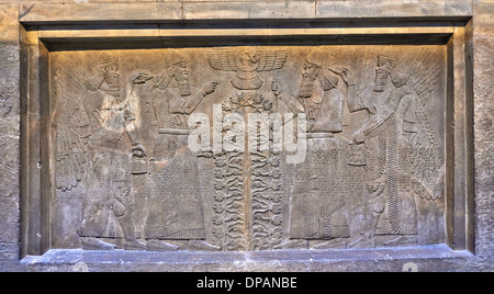 Department of the Middle East, Room 9 – Nineveh Palace Reliefs. Formerly the Department of the Ancient Near East Stock Photo