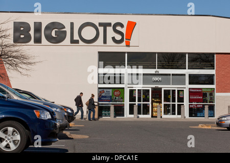 Big Lots storefront - Virginia USA Stock Photo