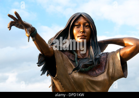 Sacagawea statue, Cascade Locks Marine Park, Cascade Locks, Columbia River Gorge National Scenic Area, Oregon Stock Photo