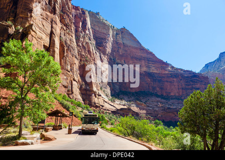 Shuttle bus at Big Bend stop, Zion Canyon, Zion National Park, Utah, USA Stock Photo