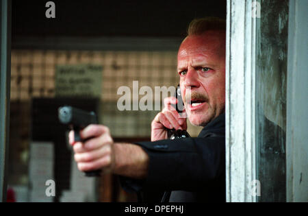 Jan. 24, 2006 - BRUCE WILLIS stars as Jack Mosley in Alcon Entertainment and Millennium FilmsÃ• action thriller Ã’16 Blocks,Ã“ also starring Mos Def and David Morse and distributed by Warner Bros. Pictures.. .K47231. (Credit Image: © Globe Photos/ZUMApress.com) Stock Photo