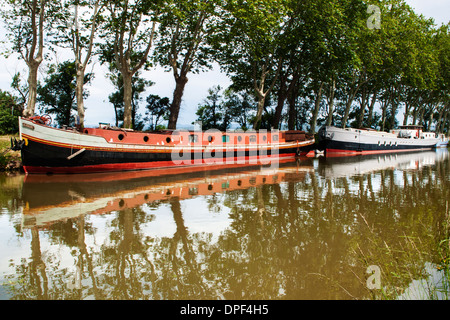 Canal du Midi reflections near Le Somail, Languedoc-Roussillon, France Stock Photo