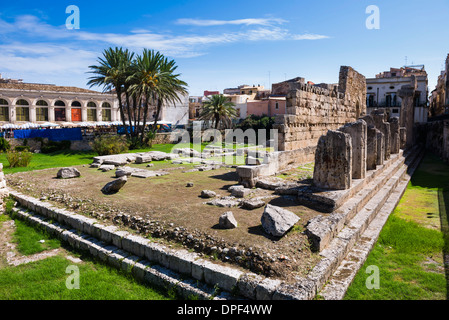 Temple of Apollo (Tempio di Apollo), Ortigia (Ortygia), Syracuse (Siracusa), UNESCO World Heritage Site, Sicily, Italy, Europe Stock Photo