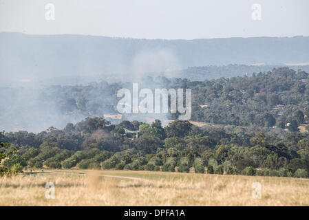 Victorian bushfires during heatwave January 2014 tempertures of 44C out of control Kangaroo Ground Panton Hill Melbourne fire Stock Photo