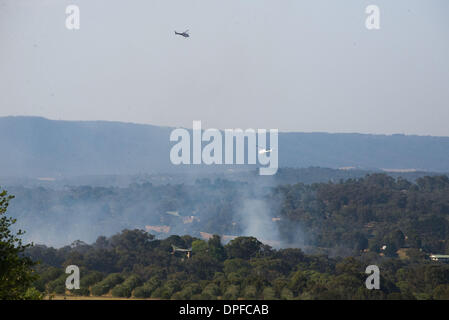 Victorian bushfires during heatwave January 2014 tempertures of 44C out of control Kangaroo Ground Panton Hill Melbourne fire Stock Photo