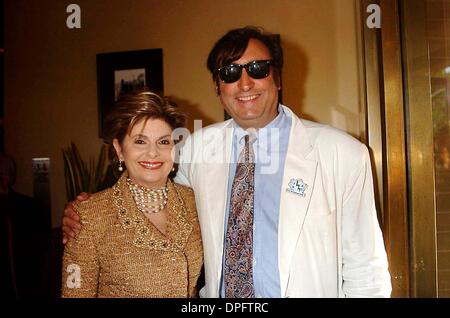 June 17, 2006 - New York, New York, U.S. - FAMED HOLLYWOOD CAR CREATOR GEORGE BARRIS TO RECEIVE LIFE ACHIEVEMENT AWARD FROM FRIARS OF BEVERLY HILLS.FRIARS OF BEVERLY HILLS, BEVERLY HILLS, CA 06-17-2006.   -    2006.SINGER   AND GLORIA ALLRED.K48345JKRON(Credit Image: © John Krondes/Globe Photos/ZUMAPRESS.com) Stock Photo