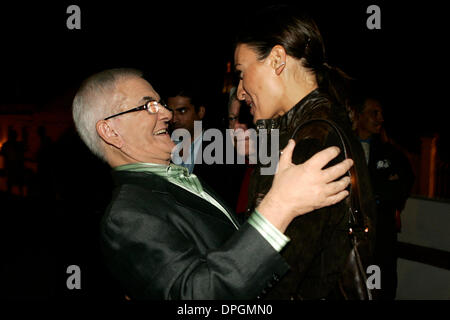 Oct 05, 2006 - Lisbon, Portugal - CARLOS CASTRO and TV presenter FATIMA LOPES during his 60th birthday party in Almada on October 5, 2006. January 2011 65 year old Portugese journalist, Carlos de Castro who was bludgeoned to death in a luxury NYC hotel room and whom also had his scrotum cut off. Foul play indeed. At present authorities are questioning his 20 something male lover- R Stock Photo