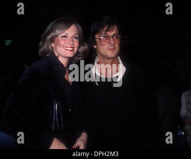 Apr. 14, 2006 - Hollywood, California, U.S. - ROBERT EVANS WITH PHYLLIS GEORGE AT THE OSCARS ACADEMY AWARDS 1977.(Credit Image: © Phil Roach/Globe Photos/ZUMAPRESS.com) Stock Photo