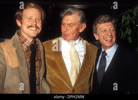 Apr. 18, 2006 - Hollywood, California, U.S. - ANDY GRIFFITH WITH RON HOWARD AND DON KNOTTS 1983.# 13087.(Credit Image: © Phil Roach/Globe Photos/ZUMAPRESS.com)