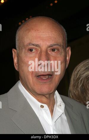 July 25, 2006 - New York, New York, U.S. - K49090ML.''LITTLE MISS SUNSHINE'' NEW YORK PREMIERE AT THE AMC LOEWS LINCOLN SQUARE THEATER, NEW YORK New York 07-25-2006.  -    2006.ALAN ARKIN(Credit Image: © Mitchell Levy/Globe Photos/ZUMAPRESS.com) Stock Photo