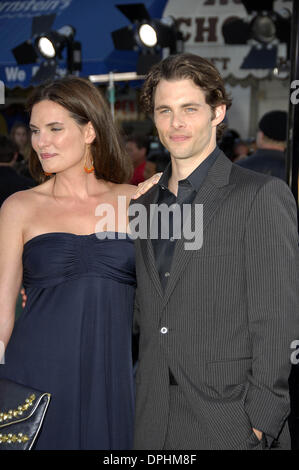 June 21, 2006 - Hollywood, California, U.S. - K48403MG.''SUPERMAN RETURNS'' WORLD PREMIERE .MANN VILLAGE & BRUIN THEATRES, WESTWOOD, CA .06-21-2006.  -   2006.JAMES MARSDEN AND WIFE LISA LINDE(Credit Image: © Michael Germana/Globe Photos/ZUMAPRESS.com) Stock Photo