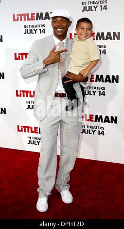 July 6, 2006 - Hollywood, California, U.S. - LOS ANGELES, CA JULY 06, 2006 (SSI) - -.Actors Marlon Wayans and Linden Porco during the premiere of the new movie from Columbia Pictures' LITTLE MAN held at the Mann National Theater, on July 6, 2006, in Los Angeles.   / Super Star Images(Credit Image: © Michael Germana/Globe Photos/ZUMAPRESS.com) Stock Photo