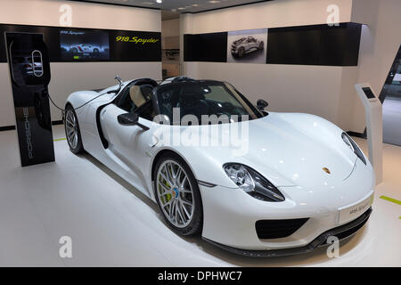 Detroit, USA. 14th Jan, 2014. The Porsche 918 Spyder E-hybrid vehicle is presented during a press preview of the 2014 North American International Auto Show (NAIAS) in Detroit, the United States, Jan. 14, 2014. Credit:  Zhang Jun/Xinhua/Alamy Live News Stock Photo